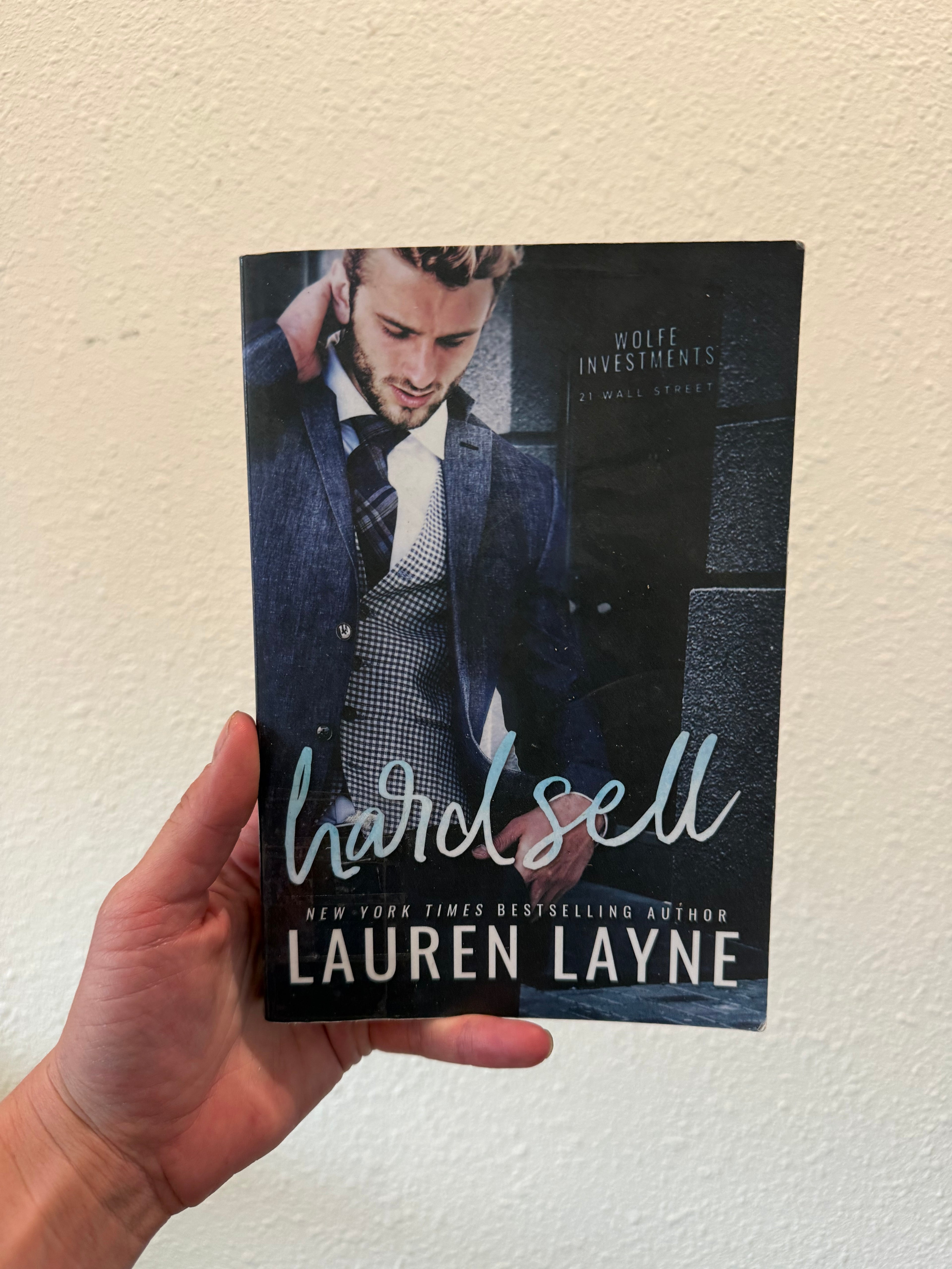 Hard Sell-Lauren Layne